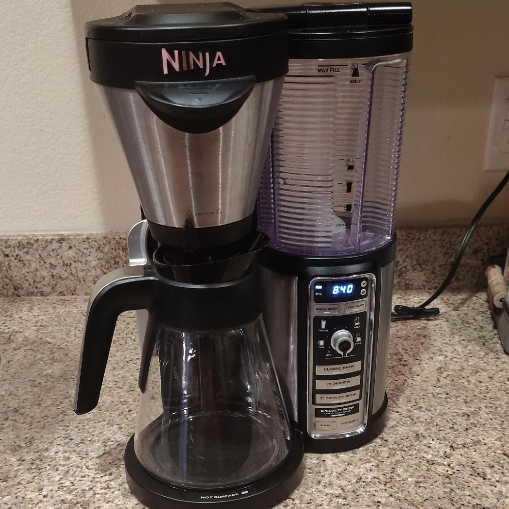 Ninja Black and Silver Coffee Brewer